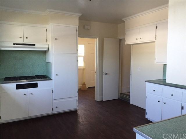 919 S Washburn Ave - Photo 3 of 14