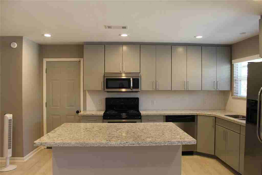 3810 Wickersham Ln - Photo 2 of 20