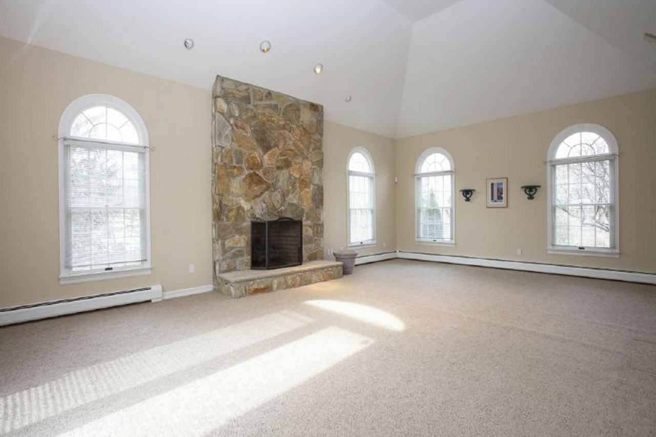 10 Autumn Ct - Photo 3 of 26