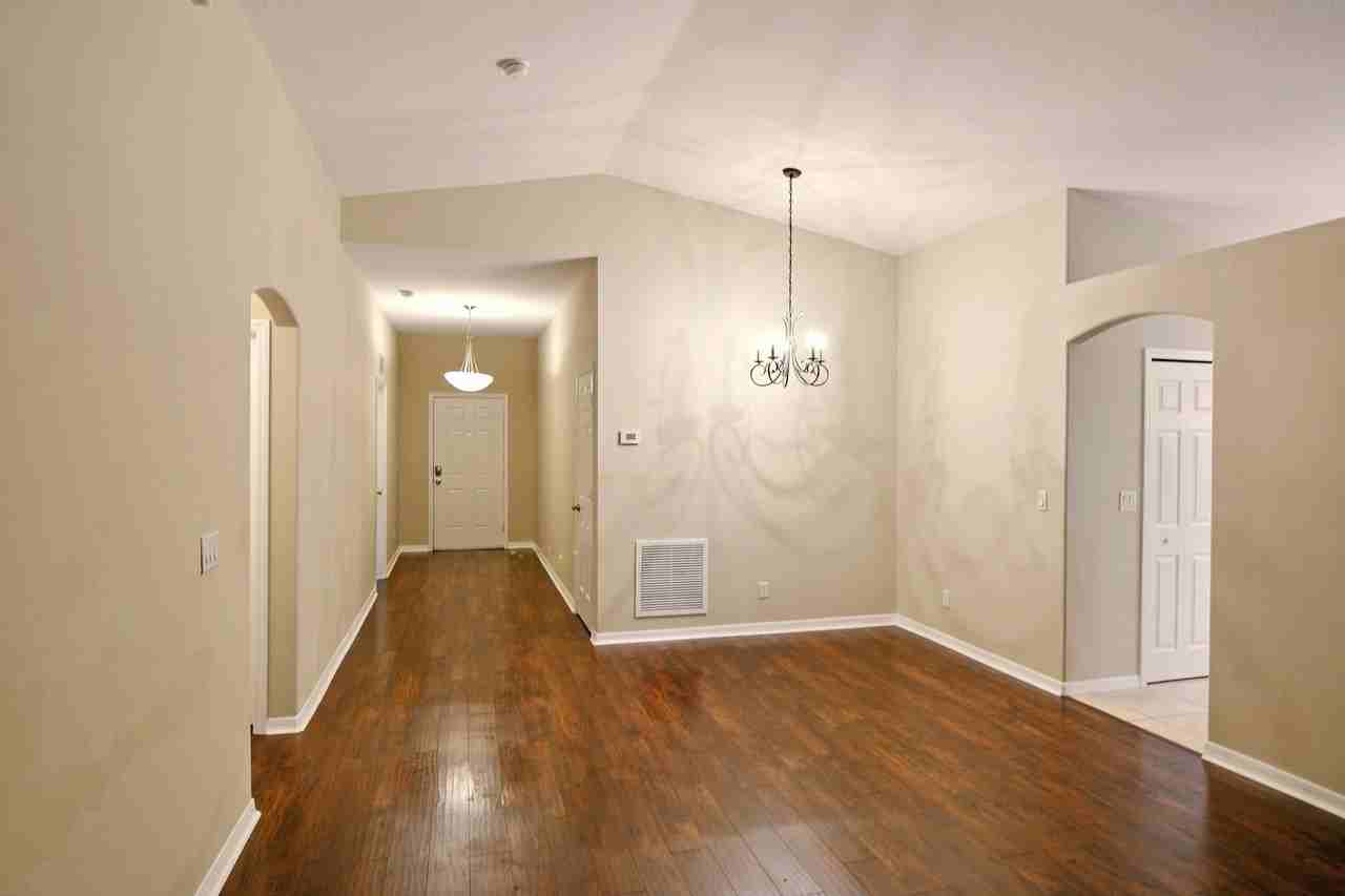 867 Green Leaf Cir - Photo 2 of 36