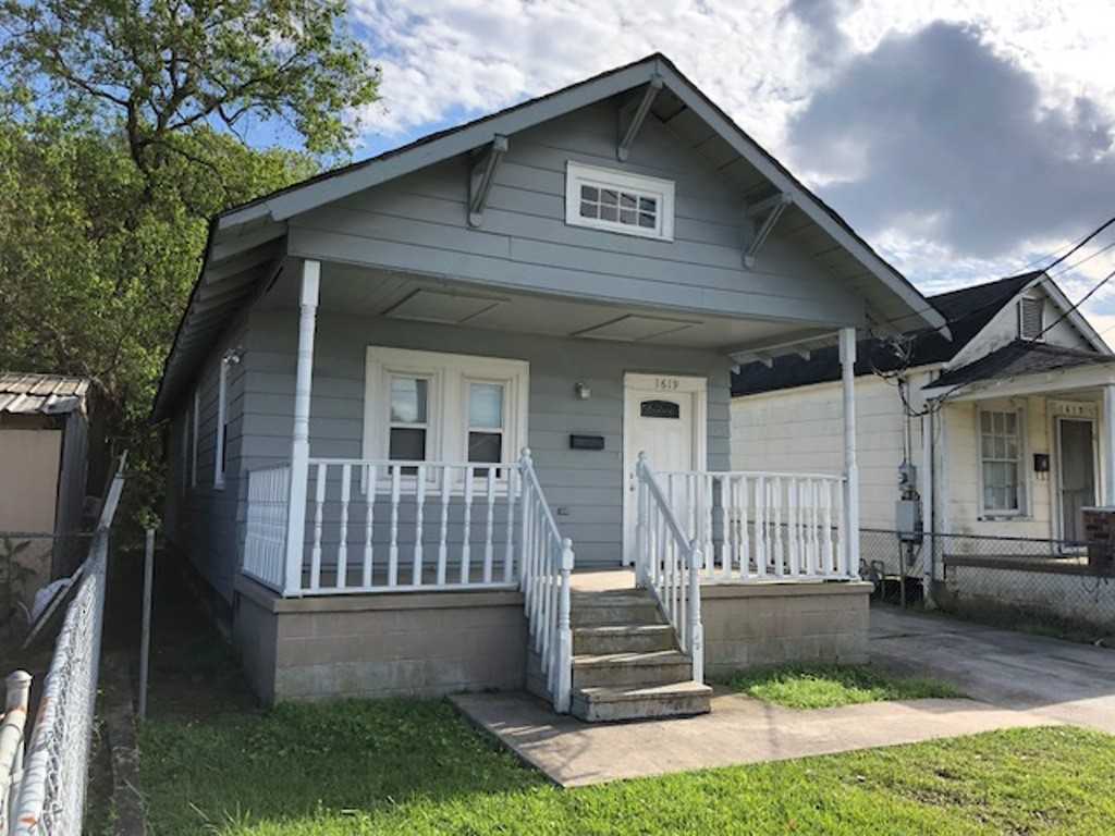1619 Opelousas Ave - Photo 3 of 11
