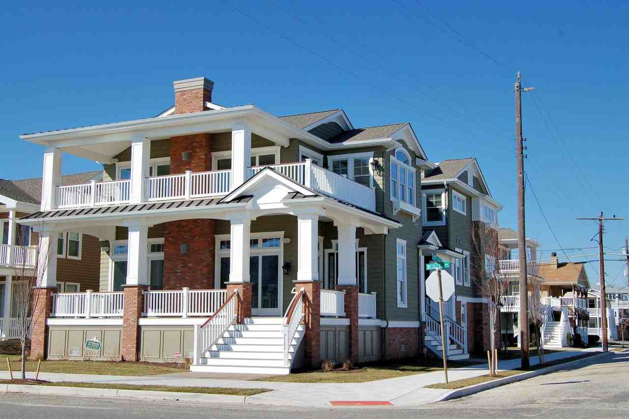 2500 Wesley Ave