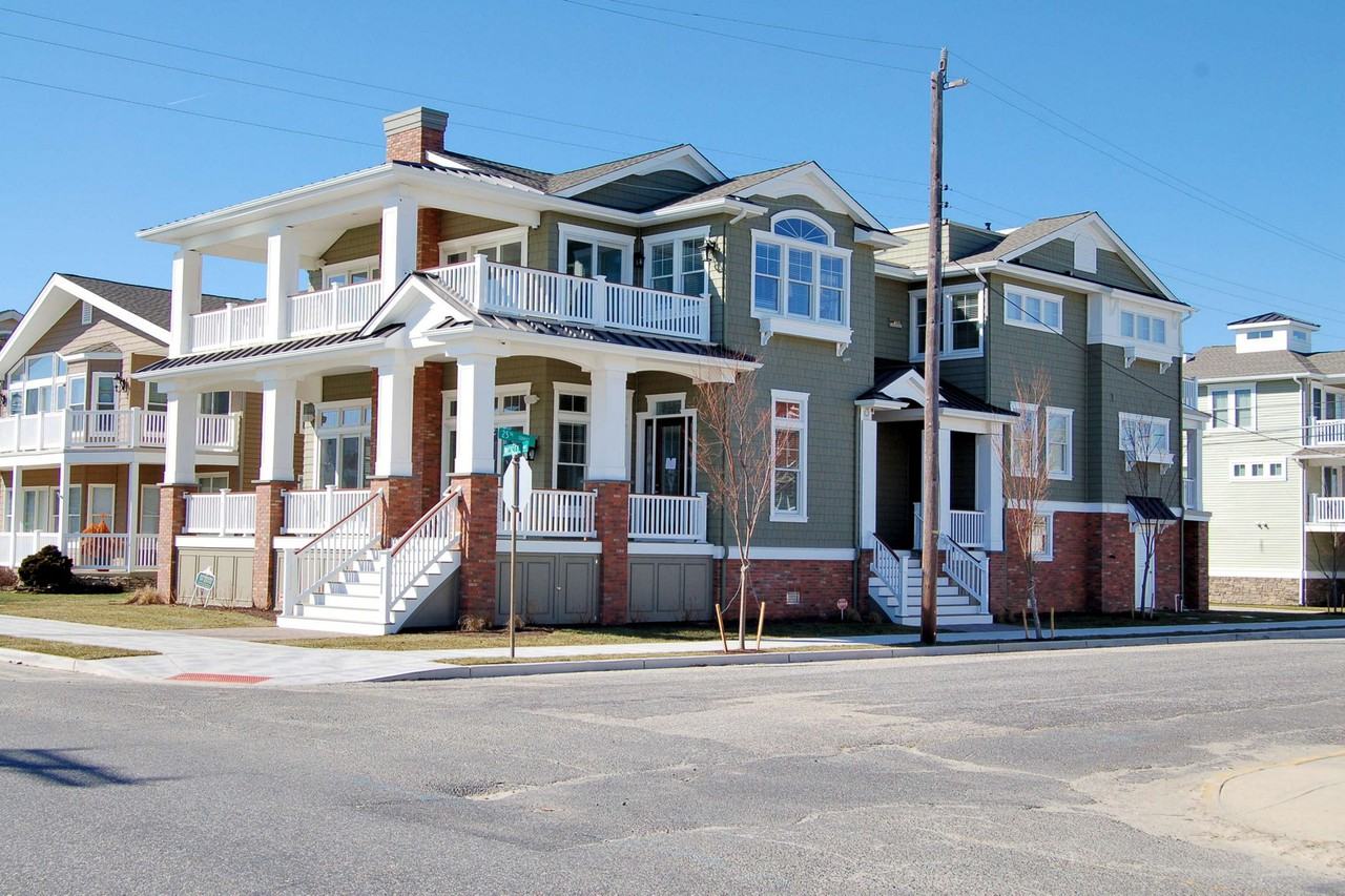 2500 Wesley Ave - Photo 2 of 42