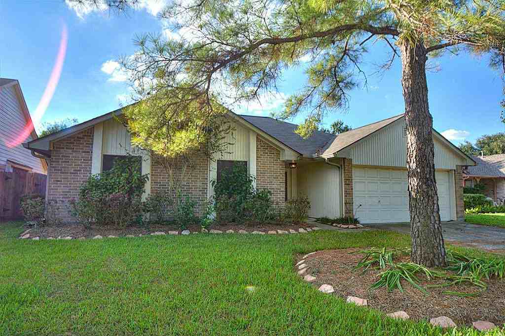 6907 Yardley Dr - Photo 3 of 28