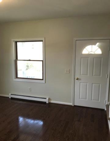 621 E Lackawanna Ave - Photo 3 of 41