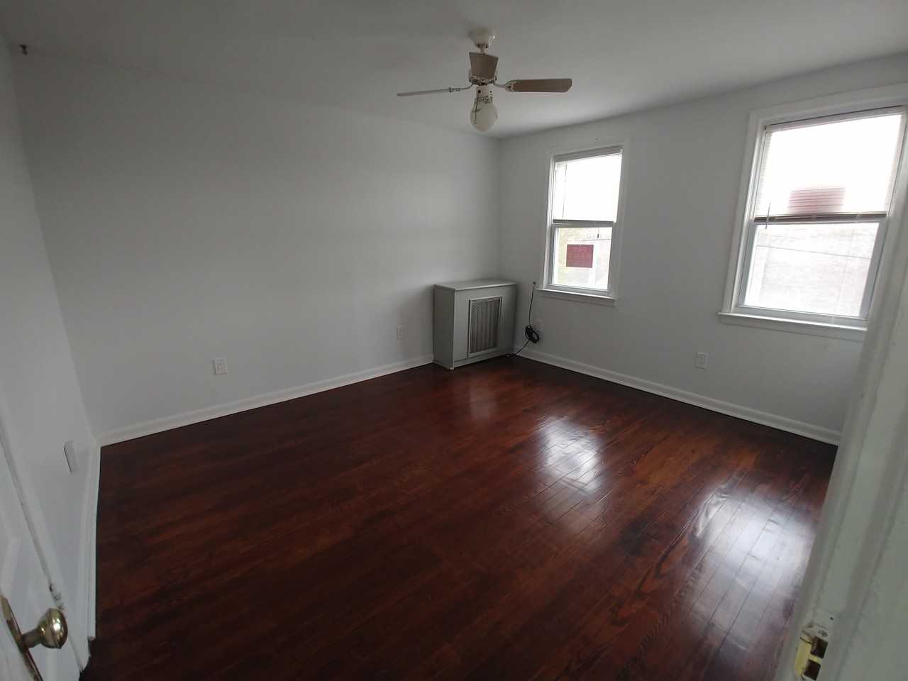 185 Fairview Ave - Photo 3 of 7
