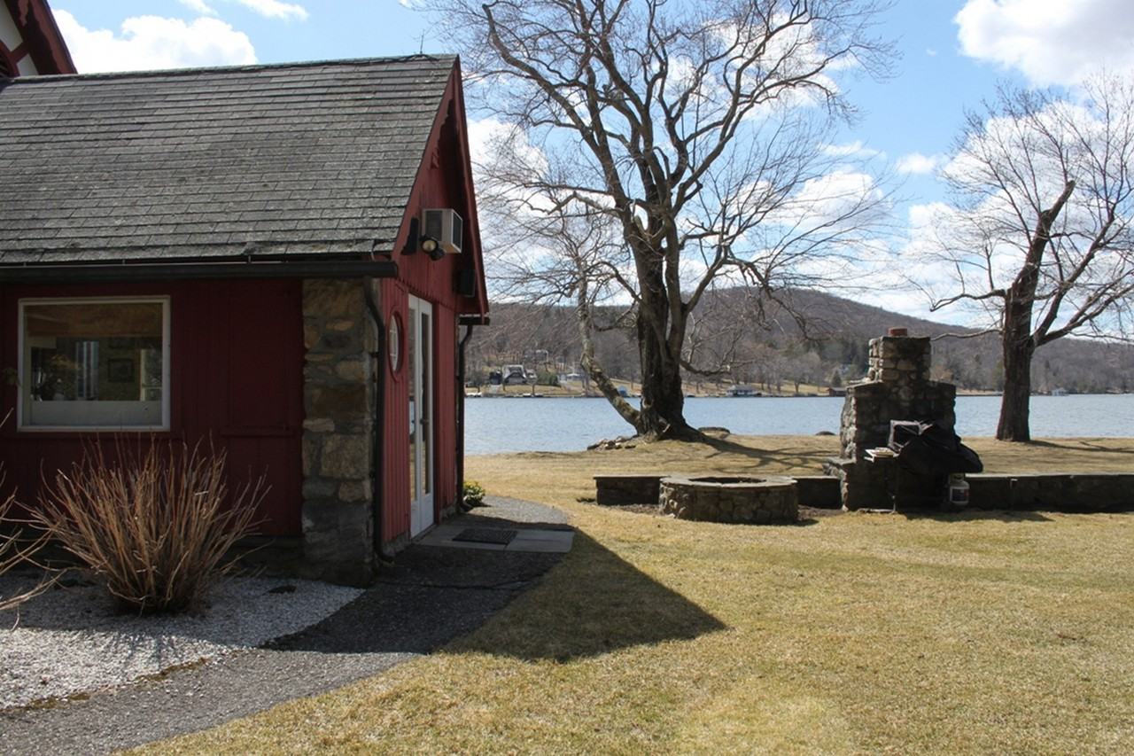 10 N Shore Rd - Photo 3 of 25