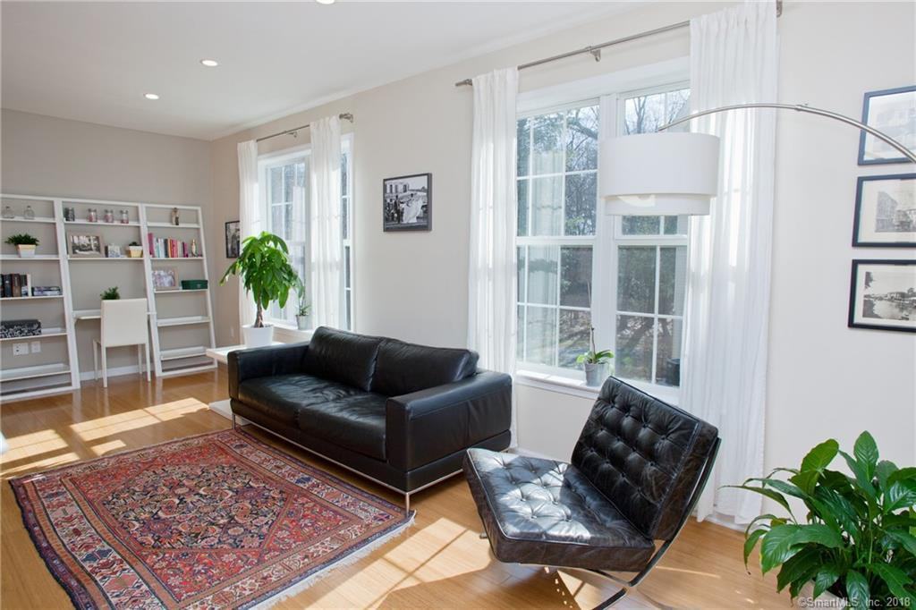 25 Last Leaf Cir - Photo 3 of 40