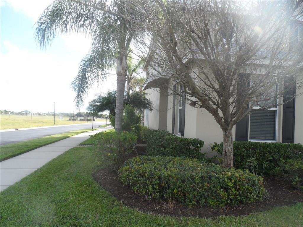 10424 SW Westlawn Blvd - Photo 2 of 23