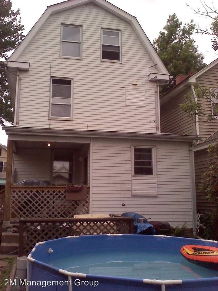 426 Deer Ln - Photo 2 of 26