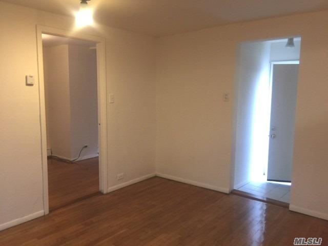 81 Carman Ave - Photo 3 of 13