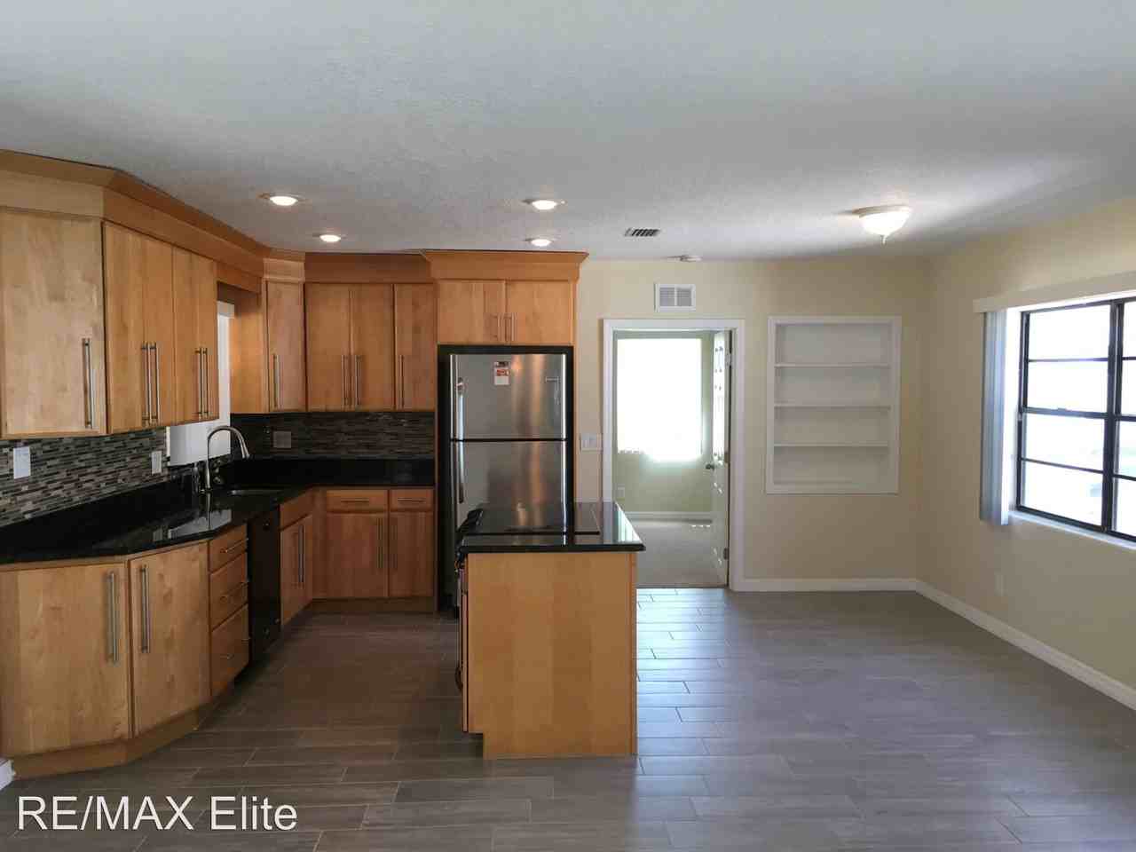 240 Avenida De La Vista - Photo 3 of 13