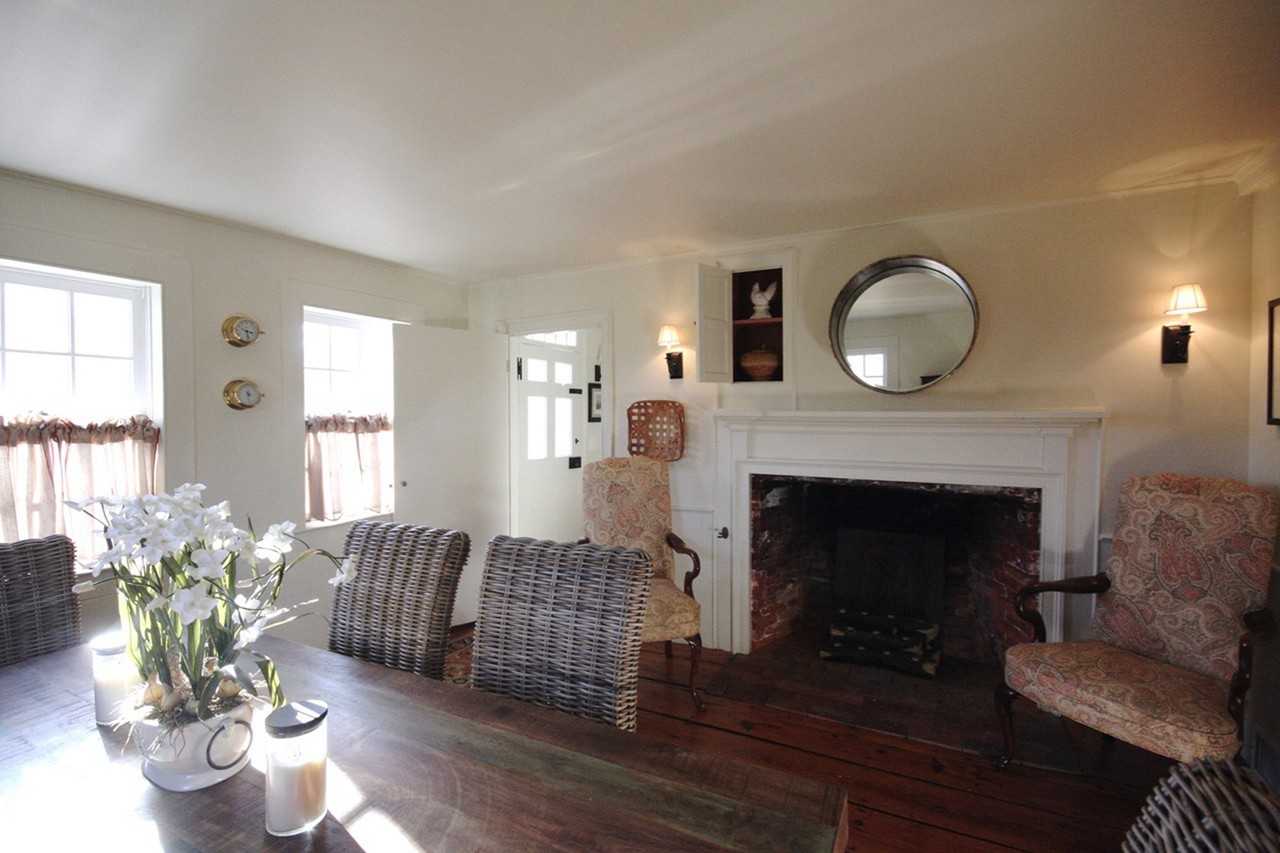 189 S Country Rd #B - Photo 3 of 16