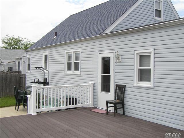 69 Lake St - Photo 3 of 11