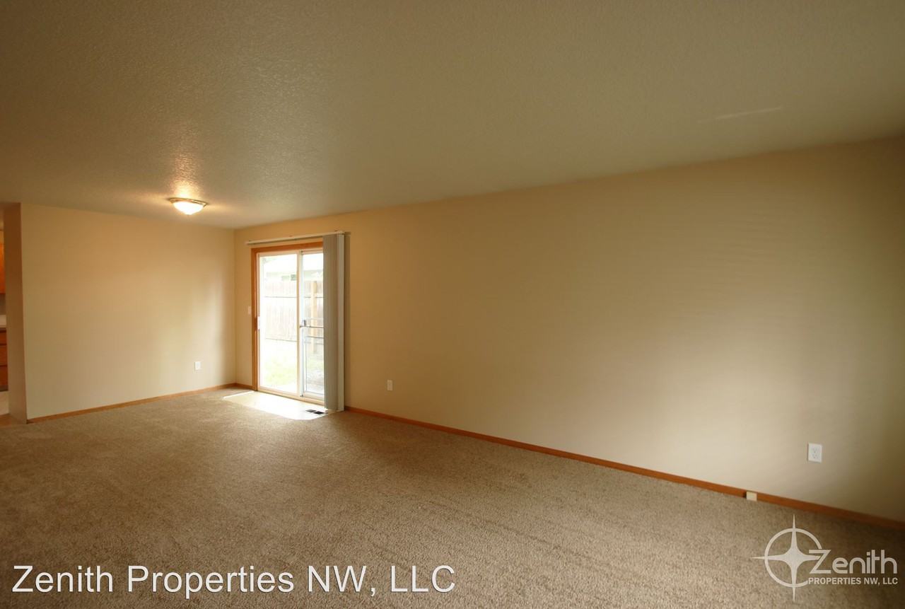 4706 NE 132nd Pl - Photo 2 of 14