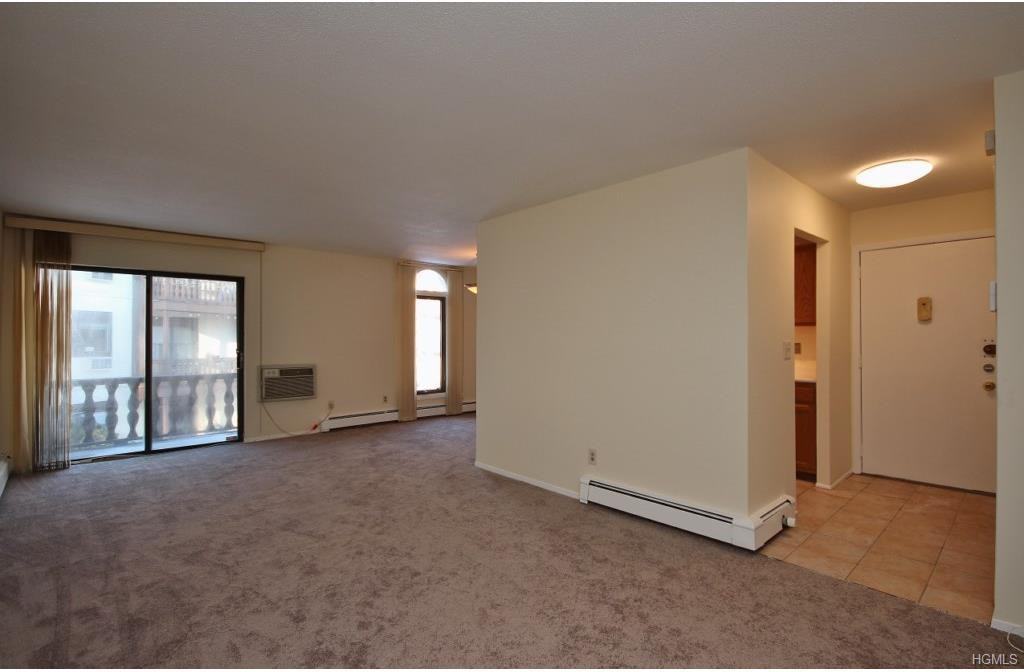 7 Granada Crescent - Photo 2 of 27