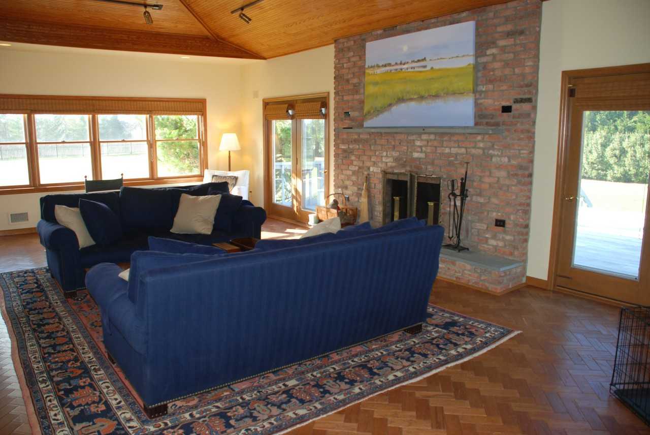 200 Old Farm Rd - Photo 3 of 11