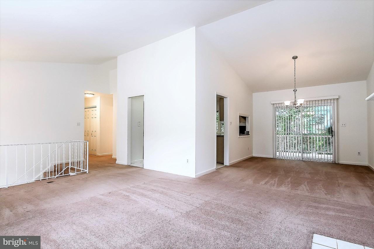 3315 Albion Ct - Photo 3 of 18