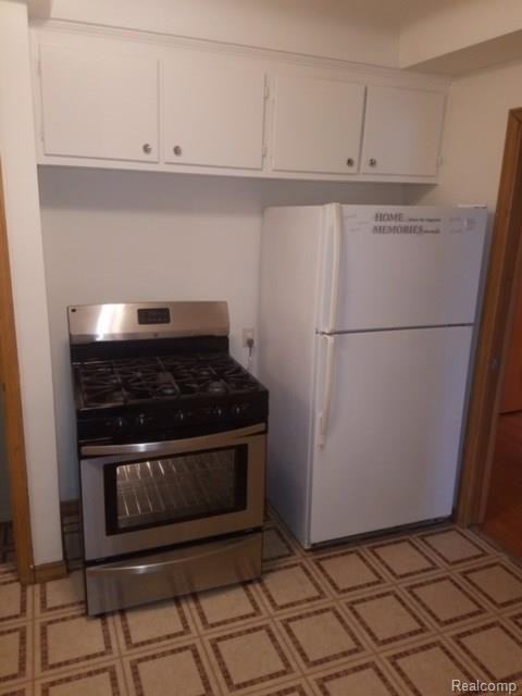 11395 Centralia - Photo 2 of 6