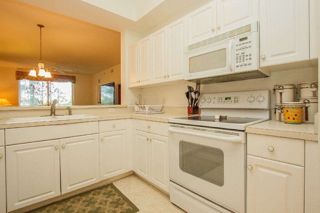 4000 Loblolly Bay Dr - Photo 3 of 8