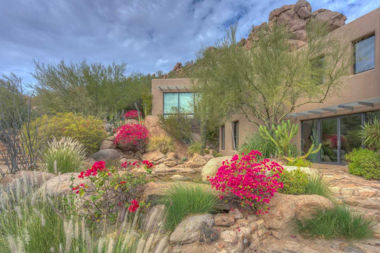 6916 Stagecoach Pass Rd - Photo 2 of 44