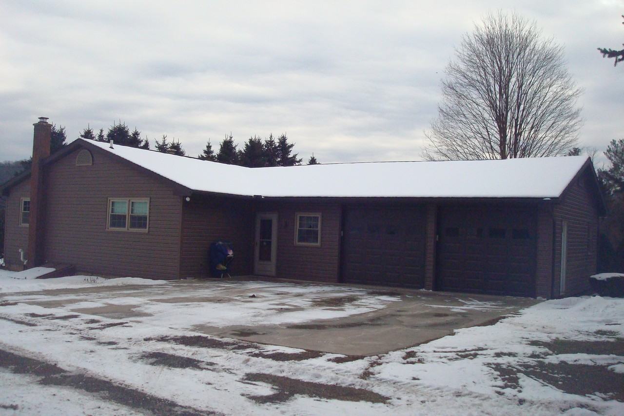 537 Trojan Rd - Photo 2 of 10