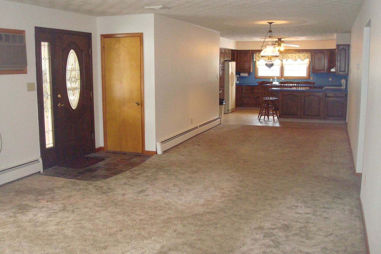 537 Trojan Rd - Photo 3 of 10