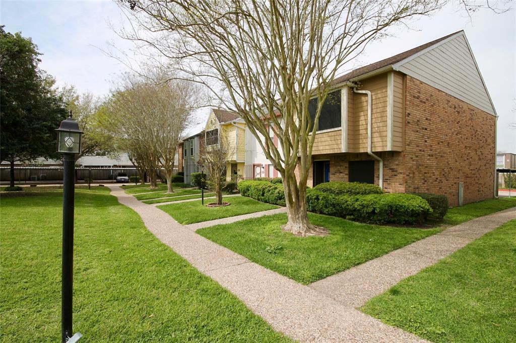 6533 Wanda Ln - Photo 2 of 34