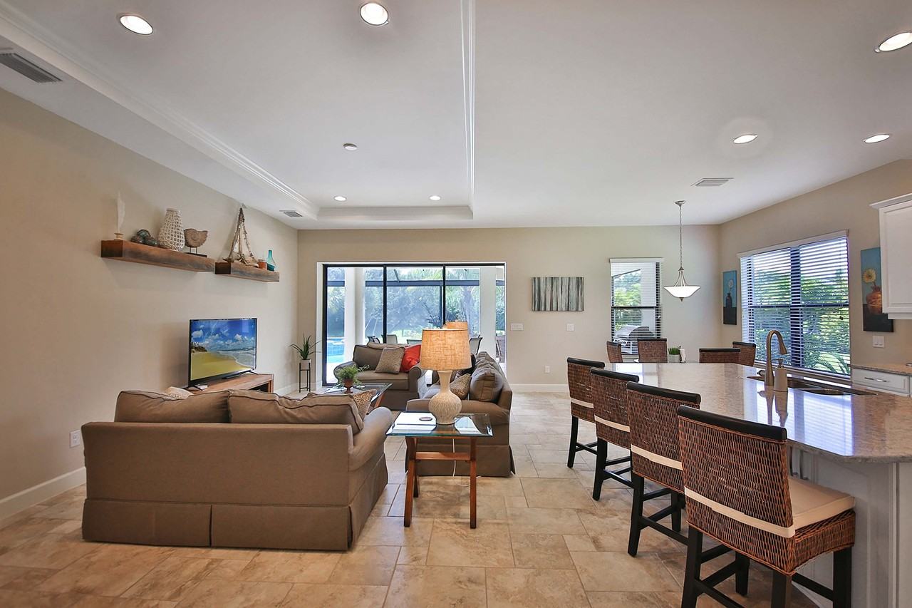 9598 Campanile Cir - Photo 3 of 19