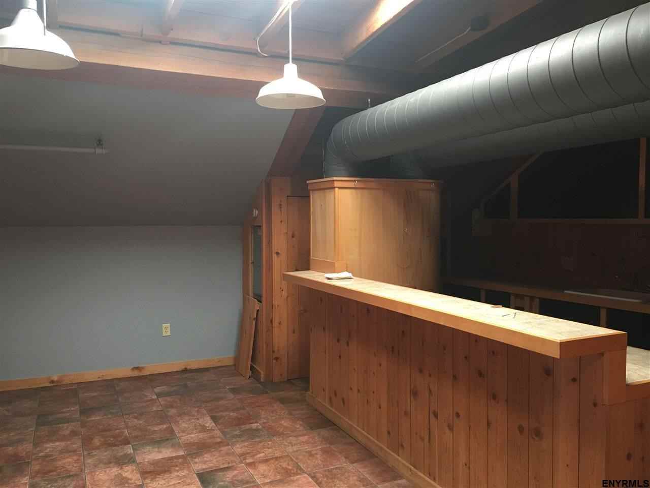 79 N Pearl St - Photo 3 of 7