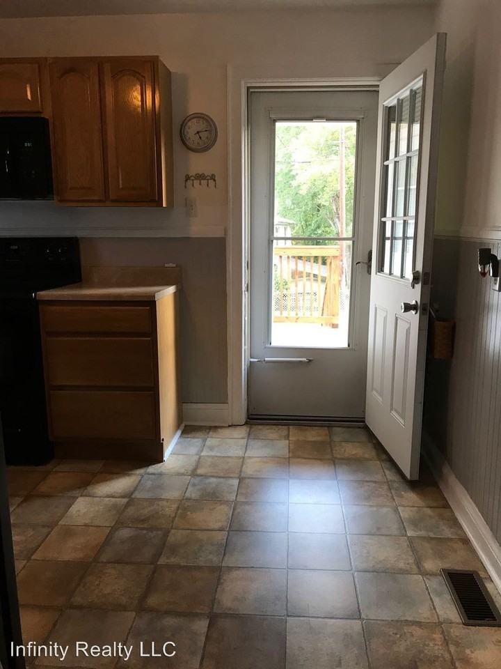 2761 Washington Ave - Photo 3 of 14