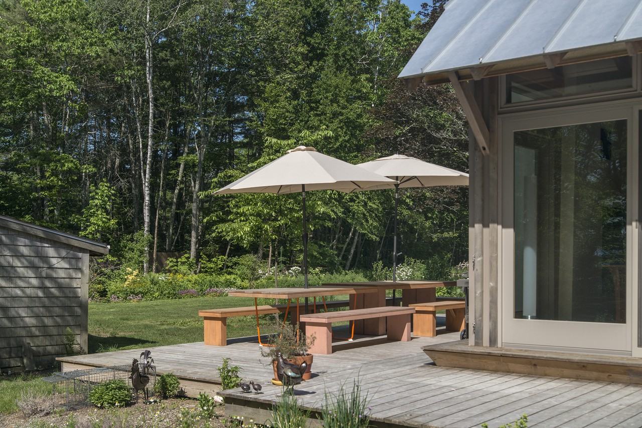 101 Lower Flying Point Rd - Photo 2 of 42