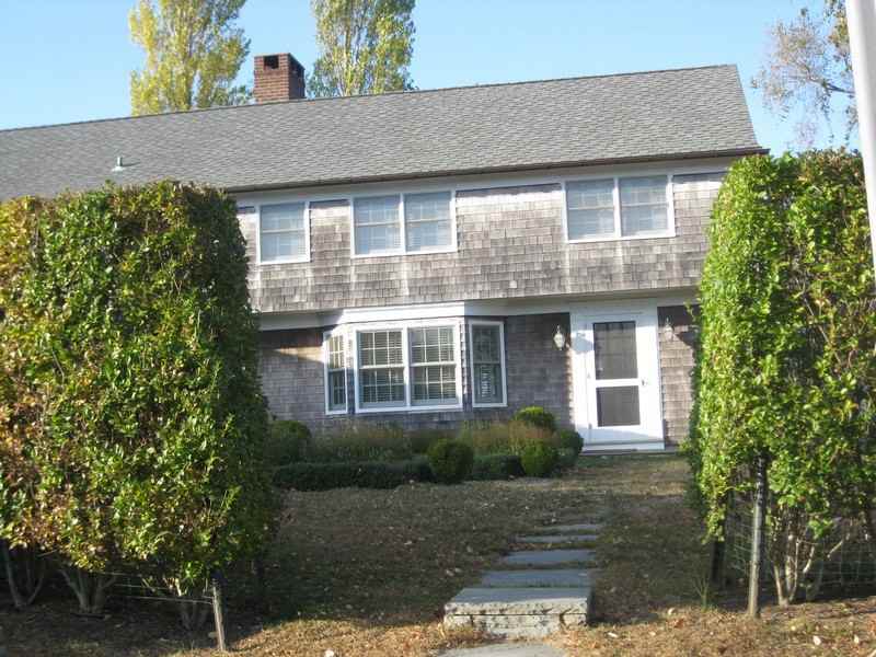 7 Chequit Ave - Photo 3 of 19