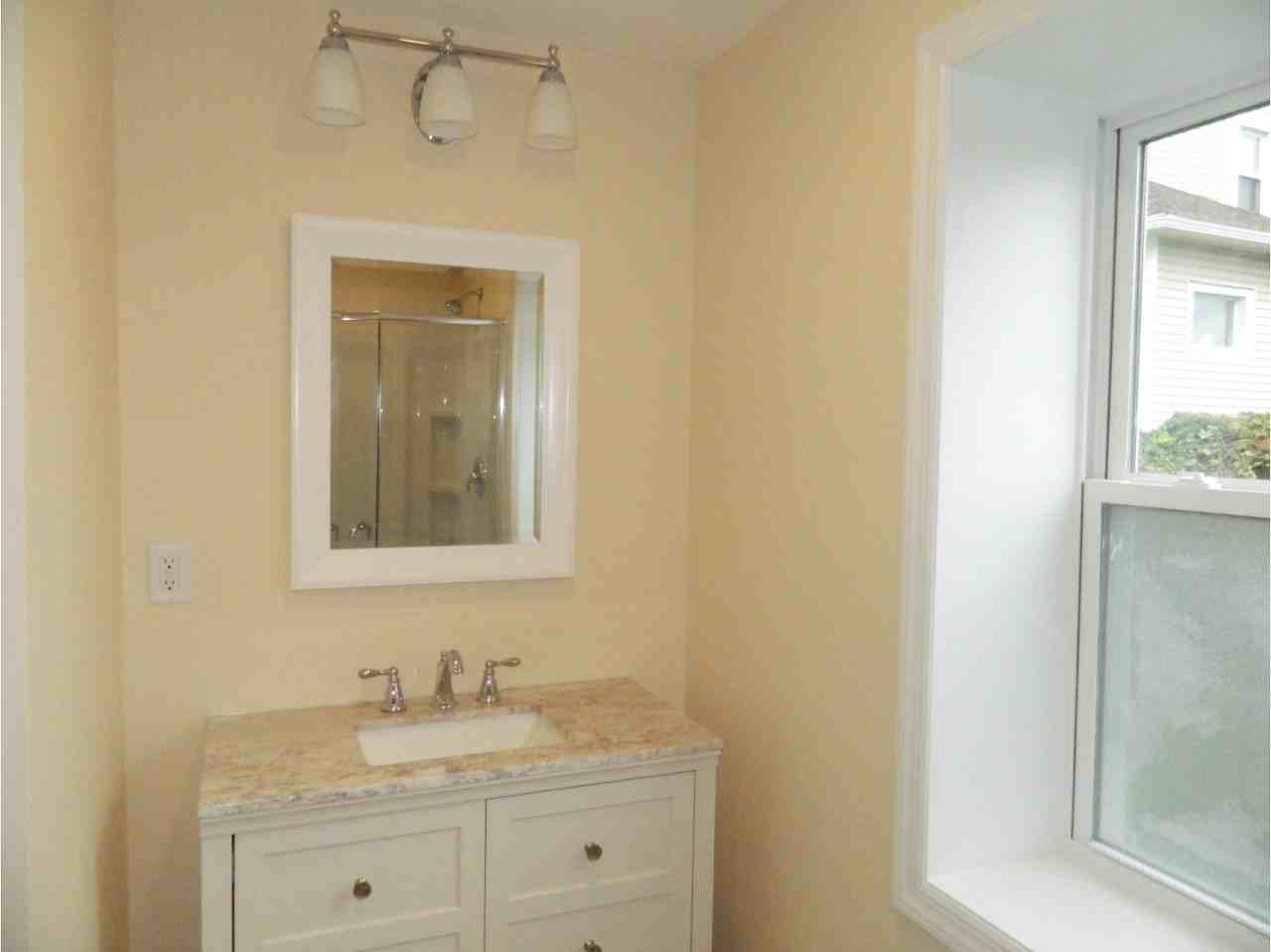 141 Lord Ave - Photo 2 of 22