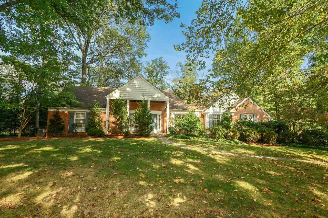 8 Duck Pond Rd - Photo 2 of 12