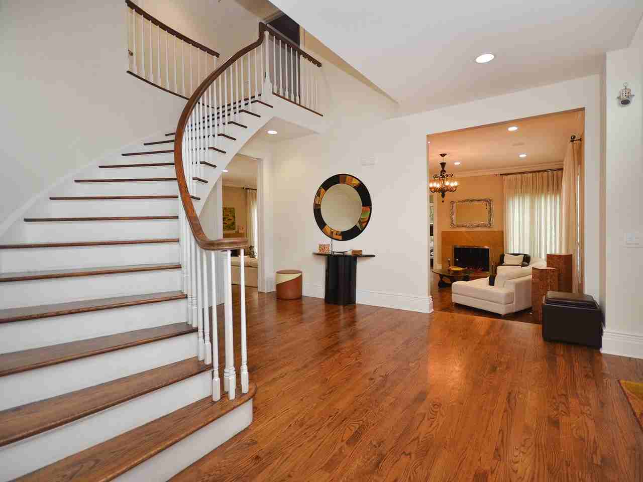 10 High Meadow Ct - Photo 3 of 16