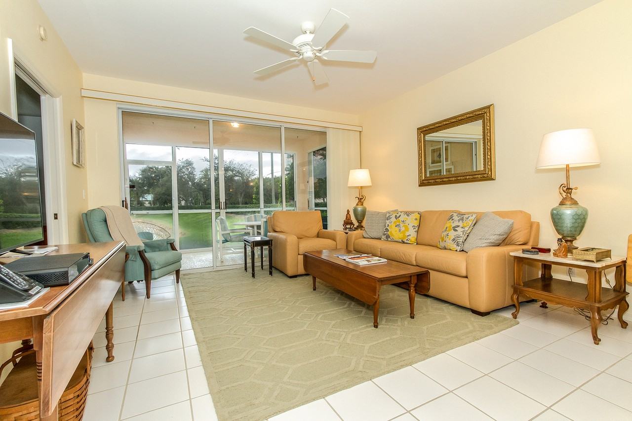 651 Wiggins Lake Dr - Photo 2 of 17