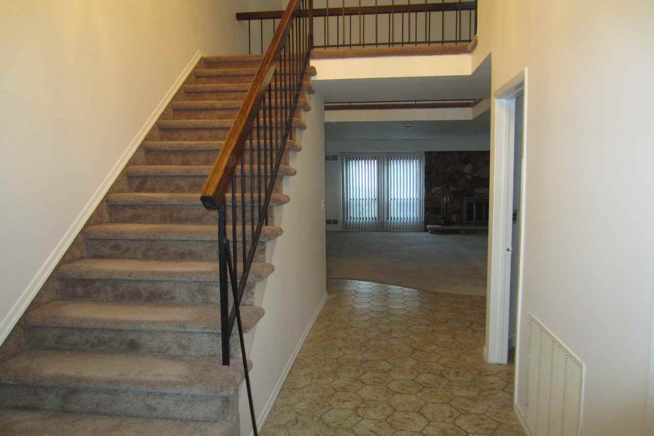 26 Wimbledon Ct - Photo 2 of 14