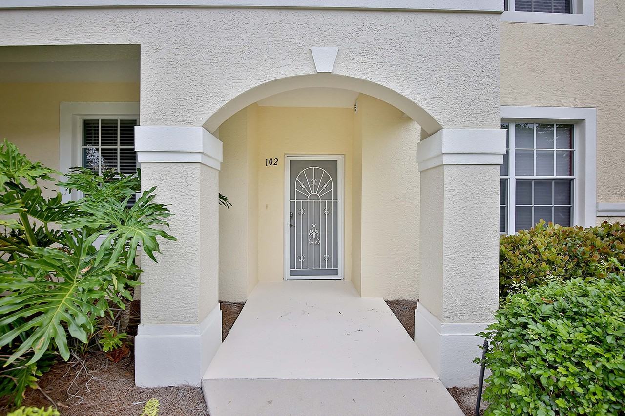 2310 Carrington Ct - Photo 2 of 27