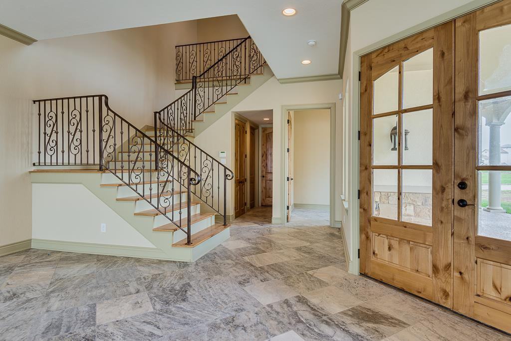 2466 Beacon Circle - Photo 3 of 30