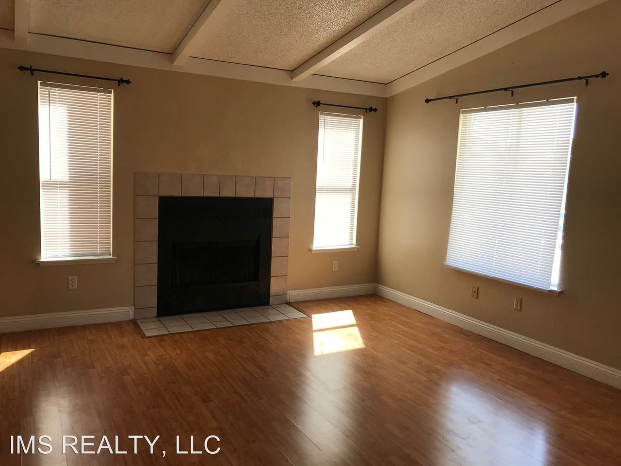 5064 Spencer St #C - Photo 3 of 22