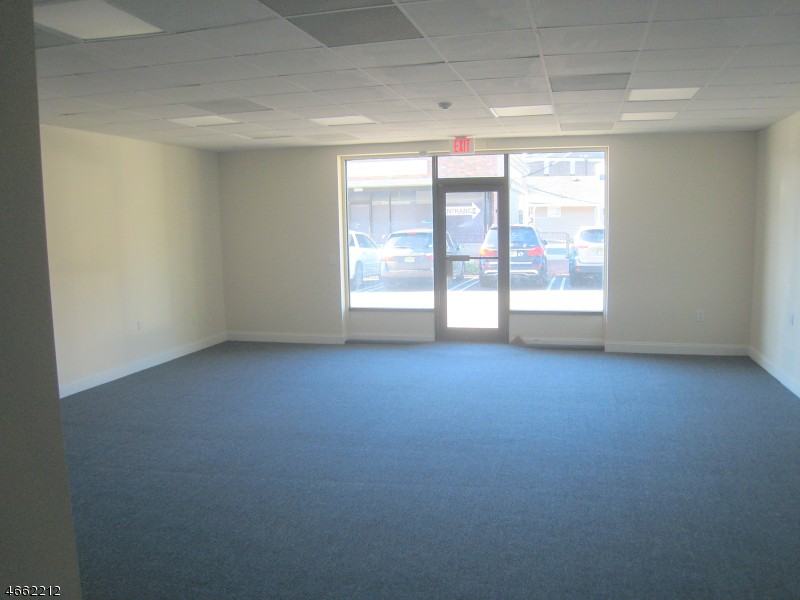 498 S Livingston Ave - Photo 2 of 2