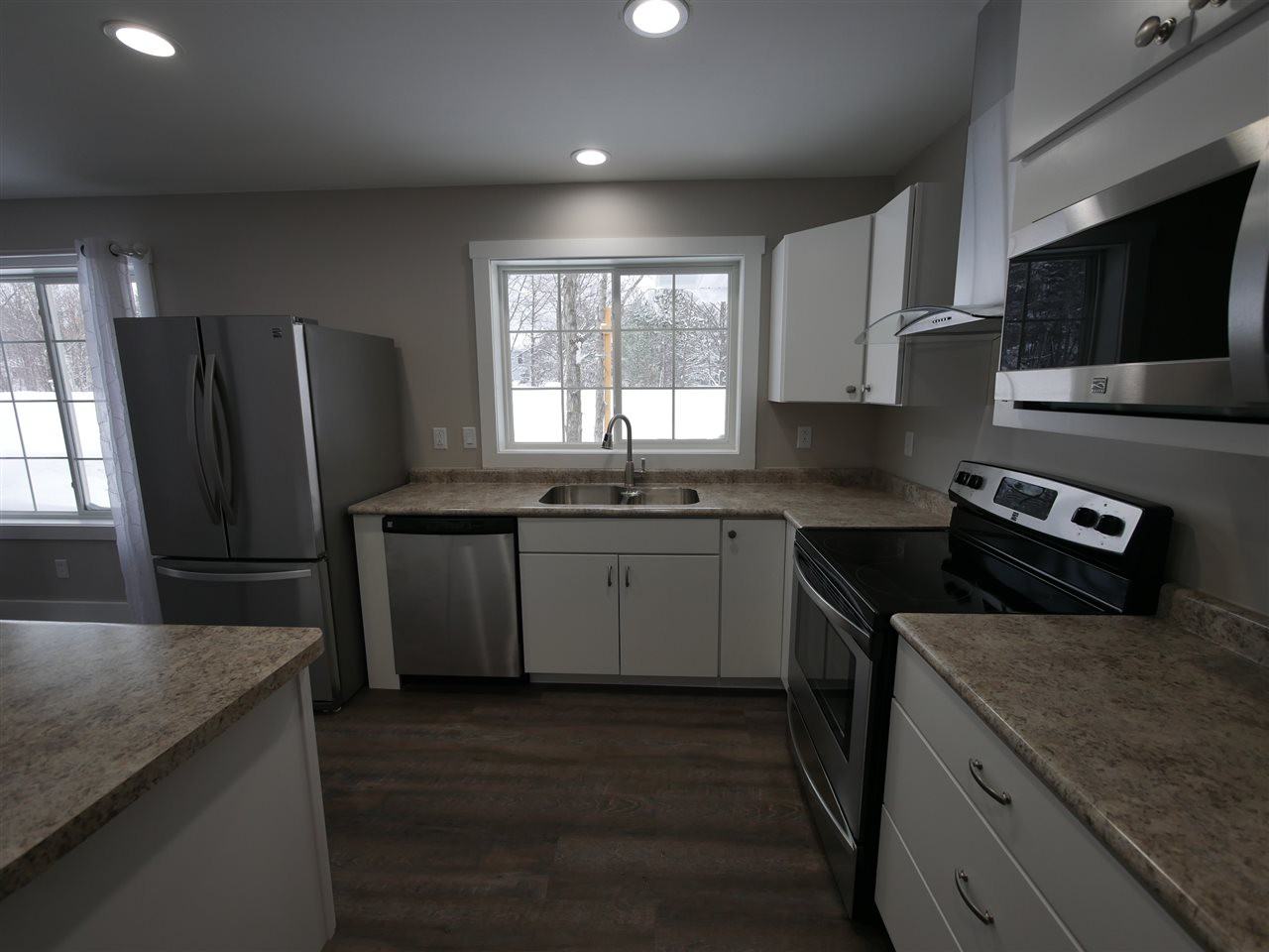 1614 Portage Dr - Photo 3 of 36
