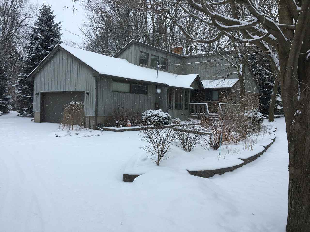 231 Reach St - Photo 2 of 7