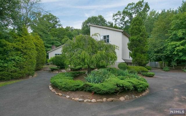 55 Greenwoods Rd - Photo 2 of 25