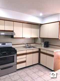 925 E 103rd St - Photo 2 of 10