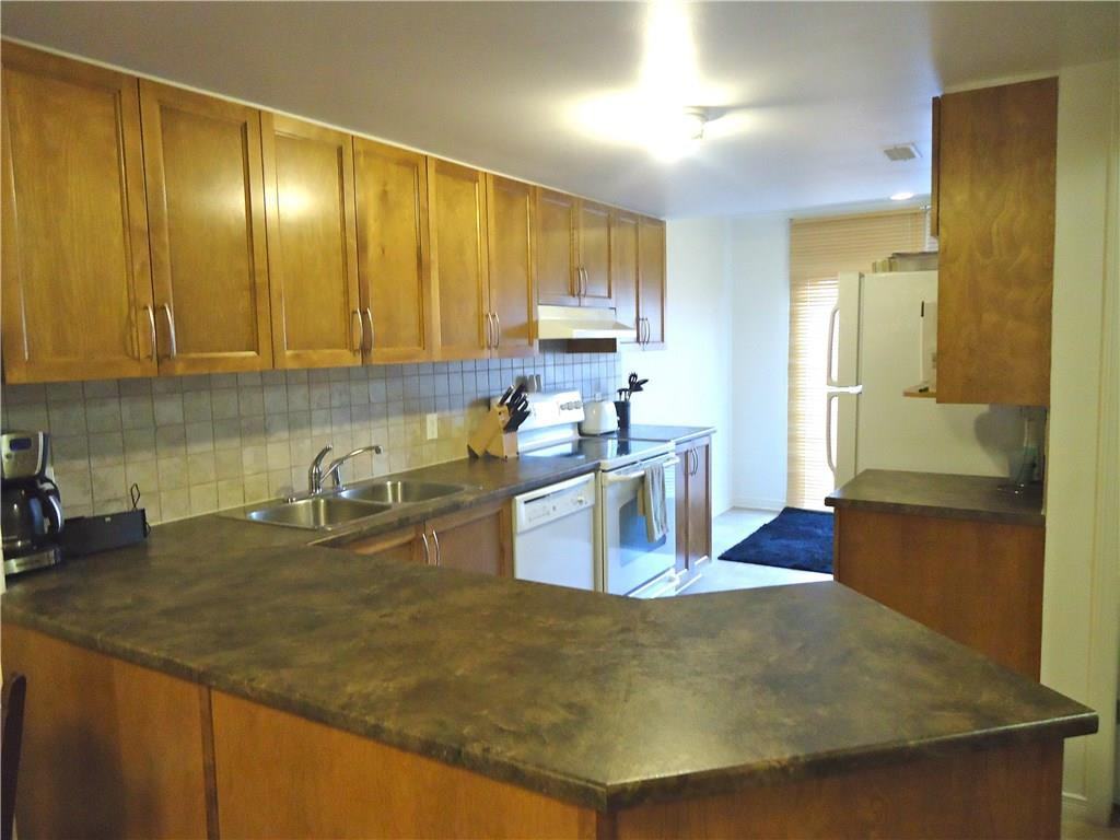 126 Chapman Mills Dr - Photo 2 of 15
