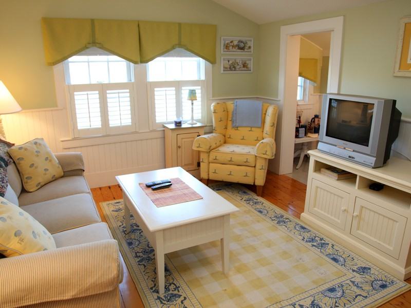 292 Long Beach Rd - Photo 3 of 12