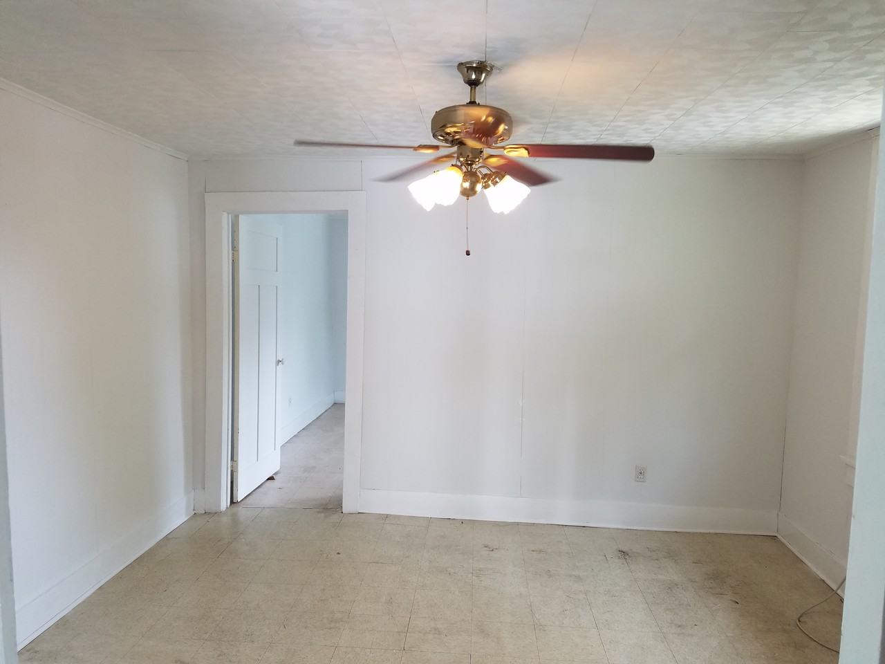 3821 Panama Ct - Photo 3 of 6