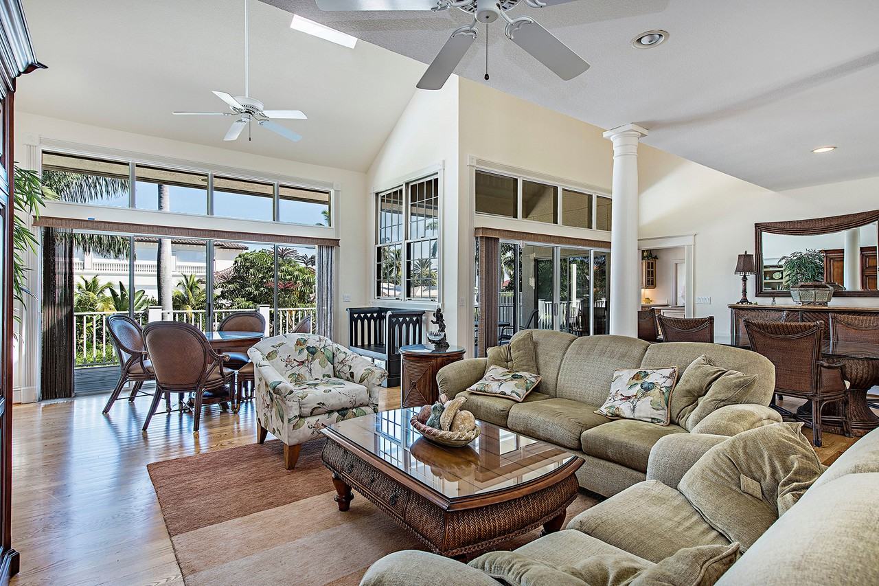 745 17th Ave S - Photo 2 of 12